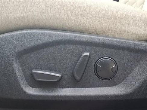 Used 2024 Ford Edge Titanium AWD/4WD image 12