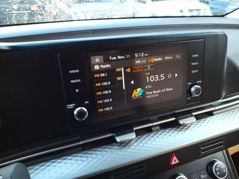 Certified 2023 Kia Carnival LX image 19