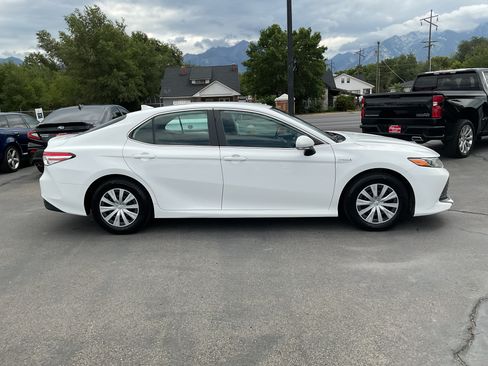 Used 2019 Toyota Camry LE w/ Fleet Convenience Package FWD image 4