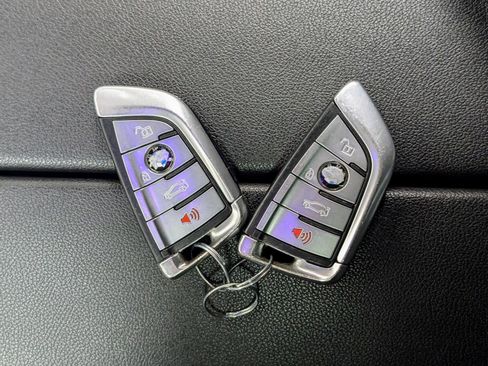 Used 2019 BMW 530e w/ Convenience Package RWD image 40