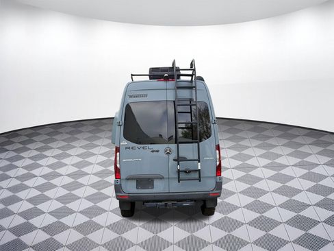 Used 2021 Mercedes-Benz Sprinter 2500 image 8