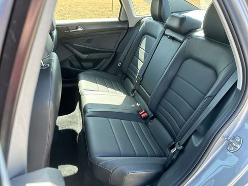 Used 2024 Volkswagen Jetta SE FWD image 21