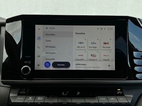 Used 2025 Toyota Camry SE image 30