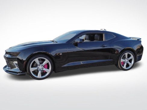 Used 2016 Chevrolet Camaro SS RWD image 4