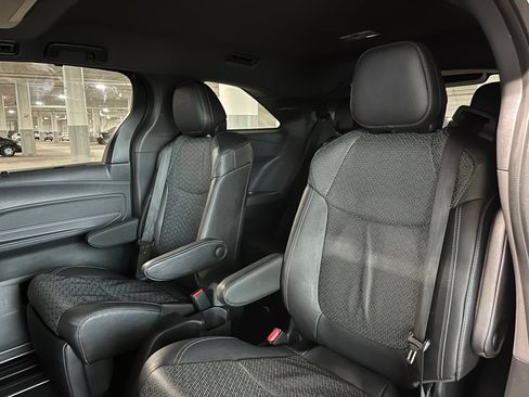 Used 2023 Toyota Sienna XSE AWD/4WD image 37