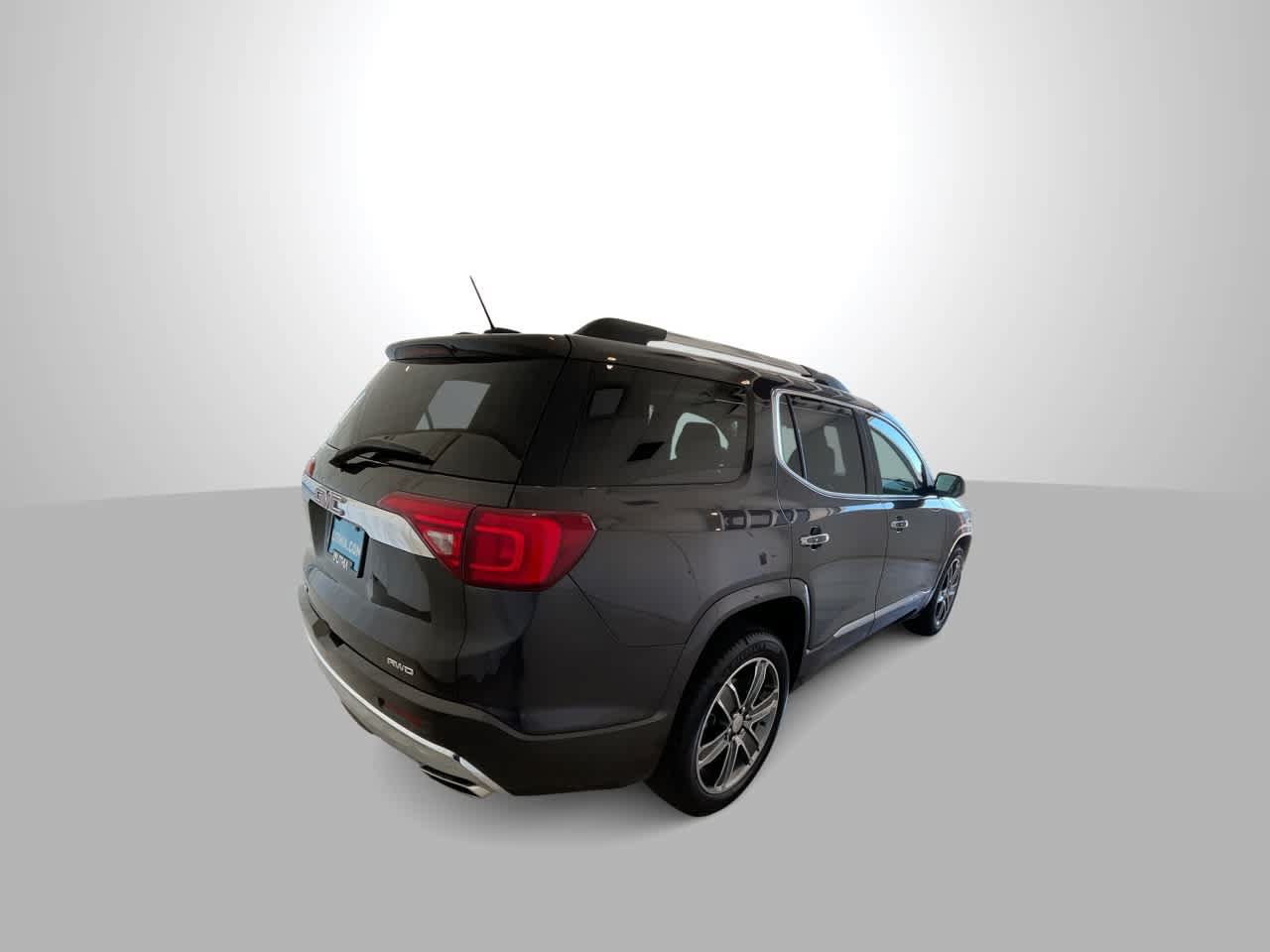 Used 2017 GMC Acadia Denali w/ Technology Package AWD/4WD image 8