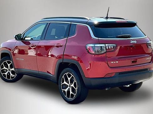 Used 2025 Jeep Compass Limited AWD/4WD image 5