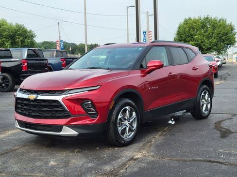 Used 2024 Chevrolet Blazer LT w/ Convenience Package FWD image 4