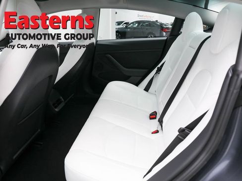 Used 2023 Tesla Model 3 Standard Range image 19