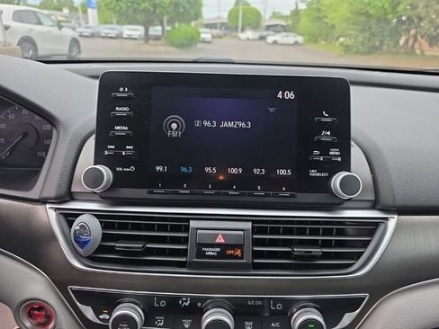 Used 2018 Honda Accord LX image 16