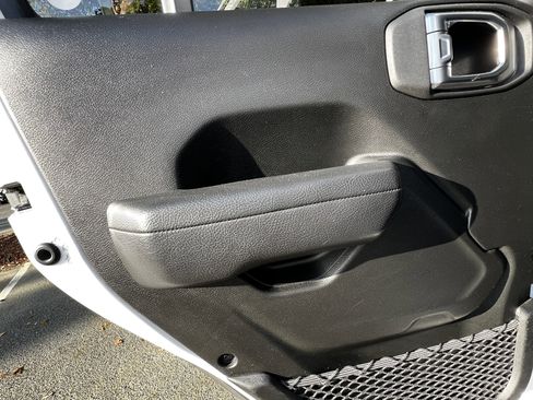 Used 2022 Jeep Wrangler Unlimited Sport w/ Sun And Sound Package image 31