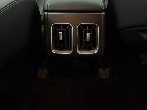 Used 2025 Kia Sorento S AWD/4WD image 17