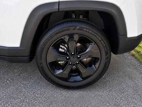 Used 2019 Jeep Compass Latitude AWD/4WD image 9