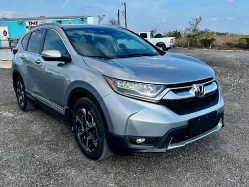 Used 2018 Honda CR-V Touring image 2