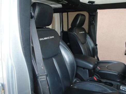 Used 2014 Jeep Wrangler Unlimited Rubicon AWD/4WD image 11