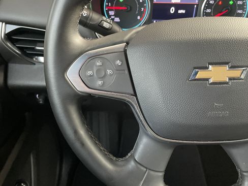 Used 2023 Chevrolet Traverse LT image 12