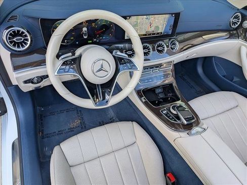 Used 2023 Mercedes-Benz E 450 4MATIC Cabriolet image 10