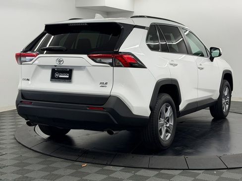 Certified 2022 Toyota RAV4 XLE w/ Carpet Mat Package (TMS) AWD/4WD image 10