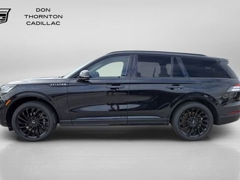 Used 2022 Lincoln Aviator Reserve w/ Equipment Group 201A AWD/4WD image 2