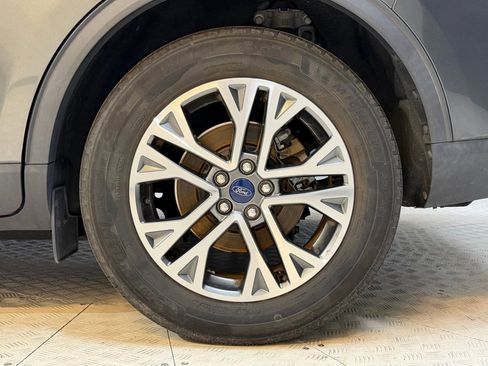 Used 2020 Ford Escape SEL FWD image 12