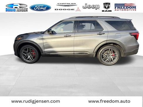 Used 2025 Ford Explorer ST-Line w/ ST-Line Street Pack image 6