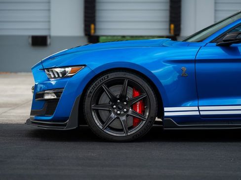 Used 2021 Ford Mustang Shelby GT500 w/ Carbon Fiber Track Pack image 14