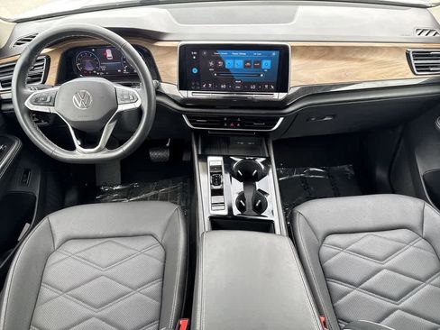 Used 2025 Volkswagen Atlas SE FWD image 23