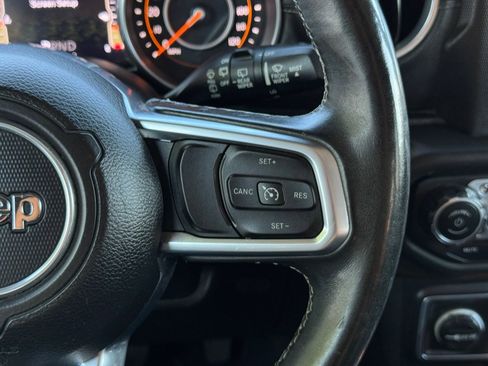 Used 2018 Jeep Wrangler Unlimited Sahara w/ Safety Group AWD/4WD image 48