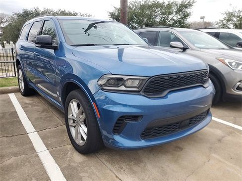Used 2024 Dodge Durango GT image 3