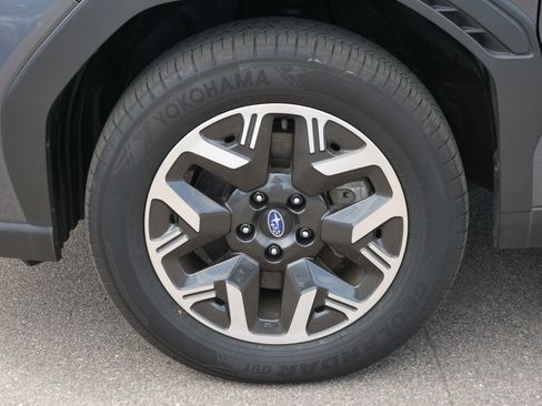 Used 2025 Subaru Forester Premium AWD/4WD image 15