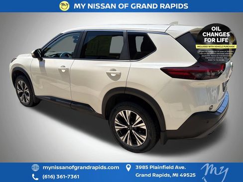 Used 2023 Nissan Rogue SV AWD/4WD image 6
