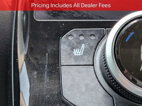 Used 2023 Toyota Highlander XLE AWD/4WD image 26