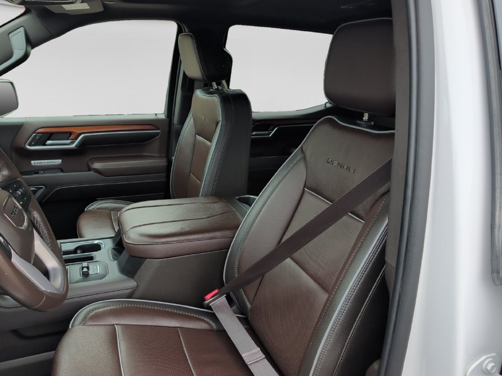Used 2023 GMC Sierra 1500 Denali w/ Technology Package AWD/4WD image 17
