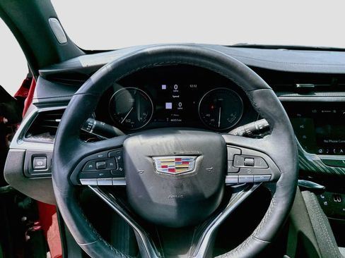 Used 2023 Cadillac XT6 Premium Luxury w/ Technology Package FWD image 14