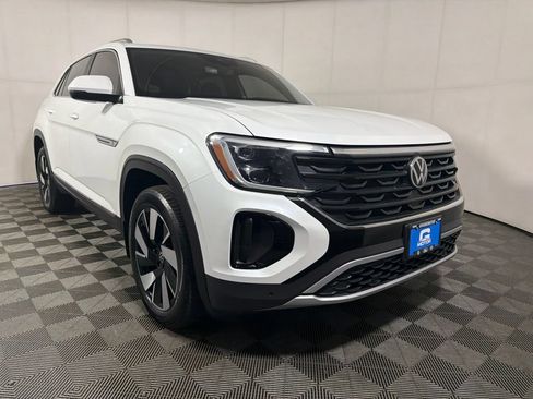 Certified 2024 Volkswagen Atlas Cross Sport SEL AWD/4WD image 2