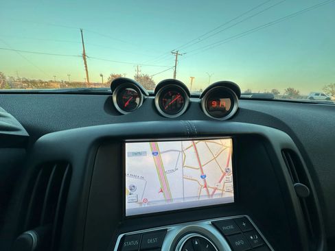 Used 2015 Nissan 370Z Coupe image 19