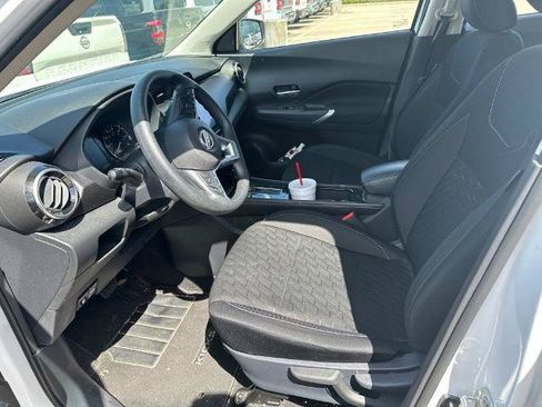 Certified 2024 Nissan Kicks SV FWD image 3