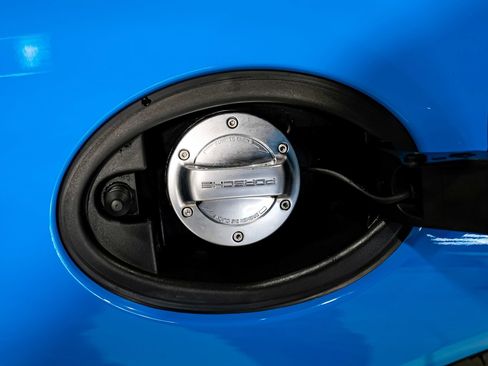 Used 2018 Porsche 911 GT3 RWD image 40
