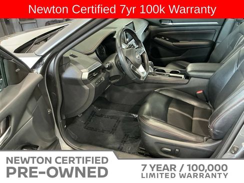 Used 2023 Nissan Altima 2.5 SR FWD image 7