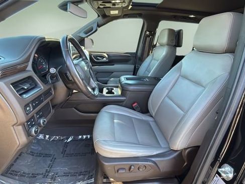 Used 2021 Chevrolet Suburban LT w/ Rear Media and Nav Package image 18