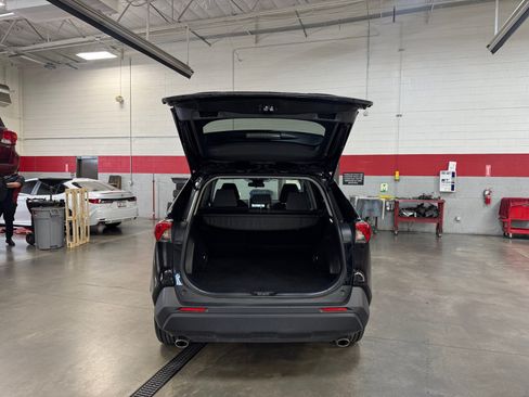 Used 2025 Toyota RAV4 XLE AWD/4WD image 34