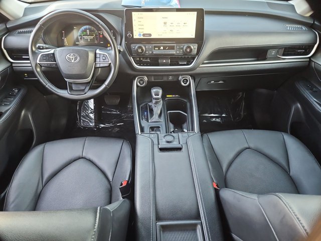 Used 2025 Toyota Grand Highlander AWD image 23