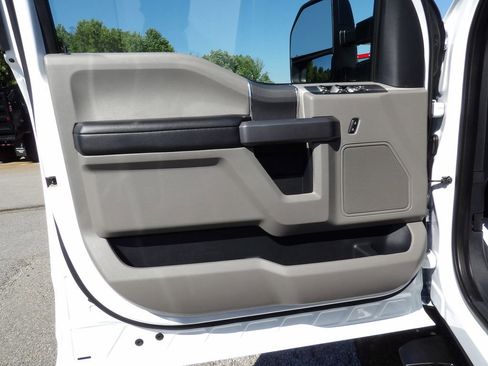 Used 2022 Ford F250 XLT w/ FX4 Off-Road Package AWD/4WD image 14