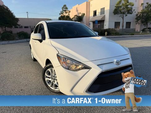 Used 2017 Toyota Yaris iA image 2