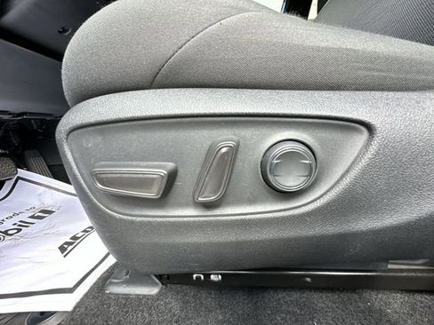 Used 2024 Toyota RAV4 SE image 20