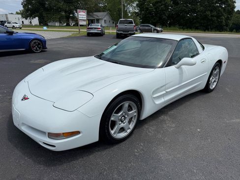 Used 1998 Chevrolet Corvette Coupe RWD image 5