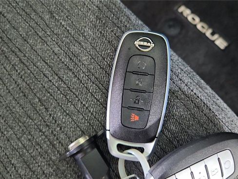 Certified 2023 Nissan Rogue SV image 27