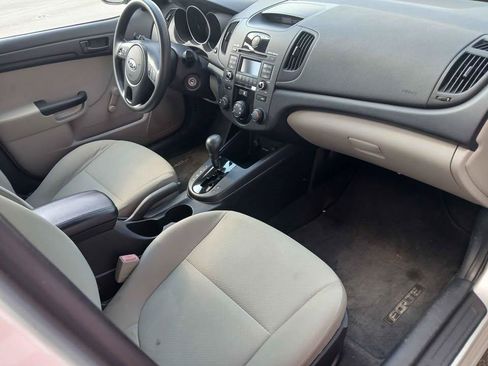 Used 2010 Kia Forte LX w/ Convenience Pkg FWD image 13