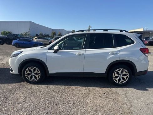 Used 2023 Subaru Forester Premium AWD/4WD image 8