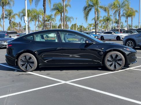 Used 2025 Tesla Model 3 Long Range image 11